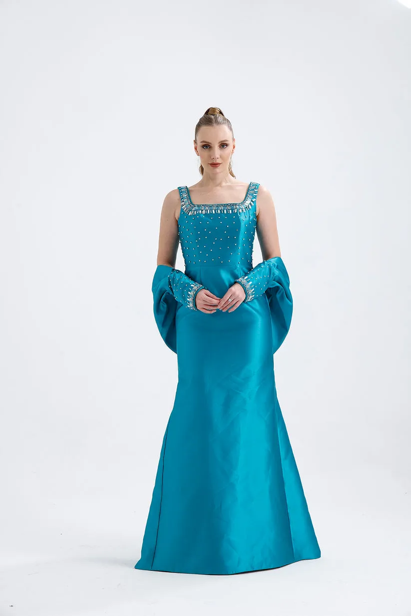 𝐂𝐋𝐀𝐑𝐀 Askılı Yaka Taş İşlemeli Seyyar Kollu Balık Kesim Abiye Elbise T56756