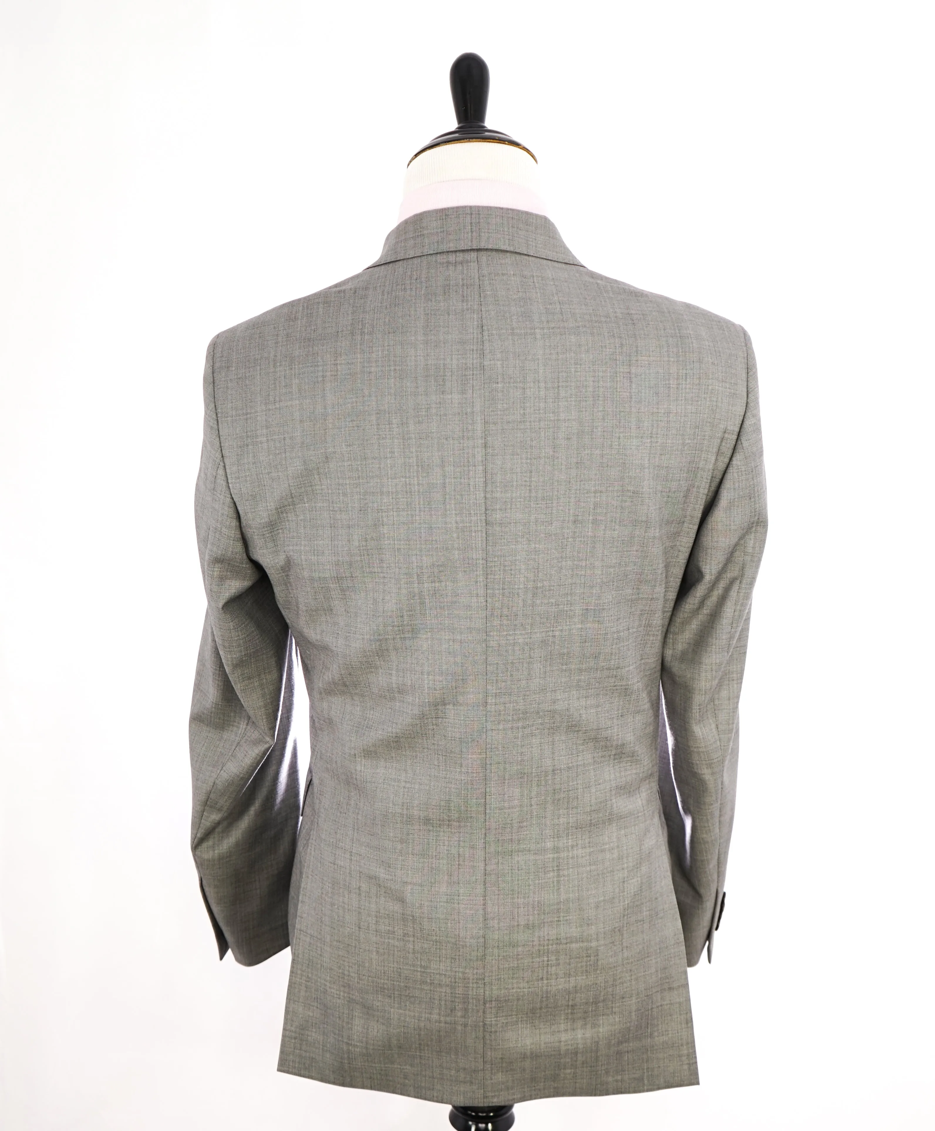 ERMENEGILDO ZEGNA - "Classic" SAKS FIFTH AVENUE Gray Textured Suit - 40R