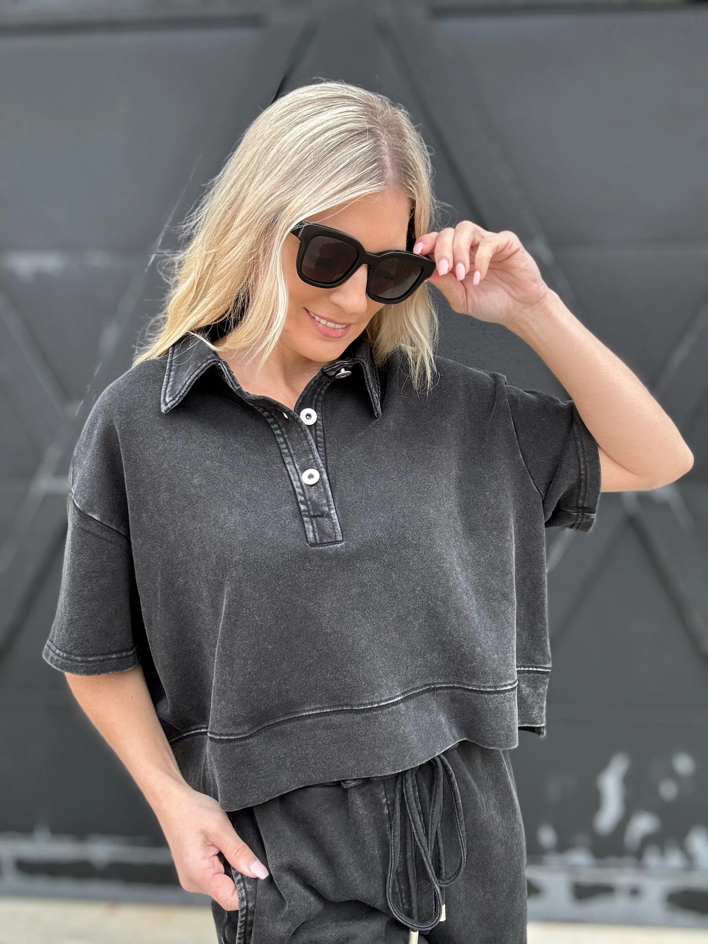 Mineral Washed Cotton Slit Crop Top In Black