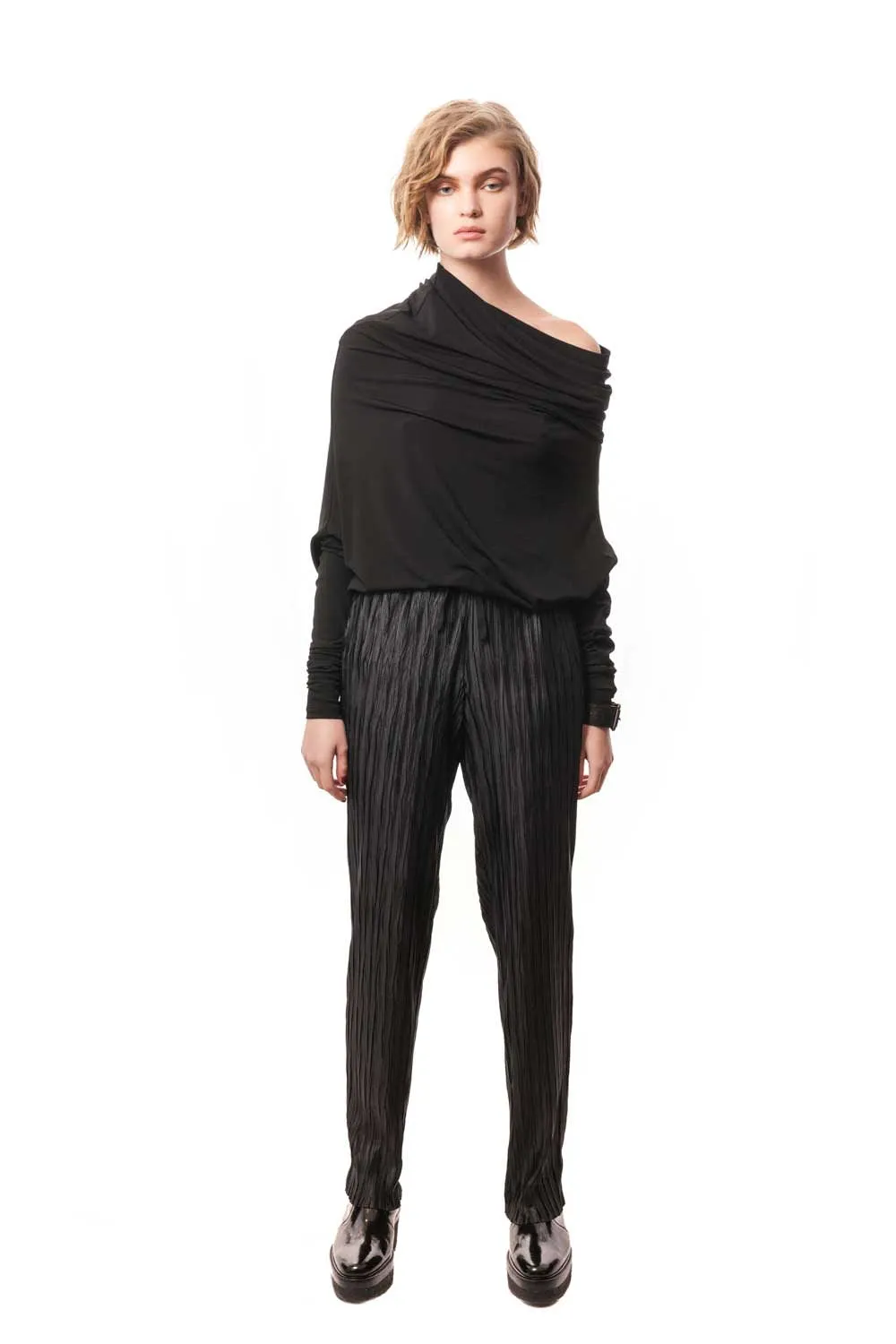 Minori Pleated Peg Leg Pants