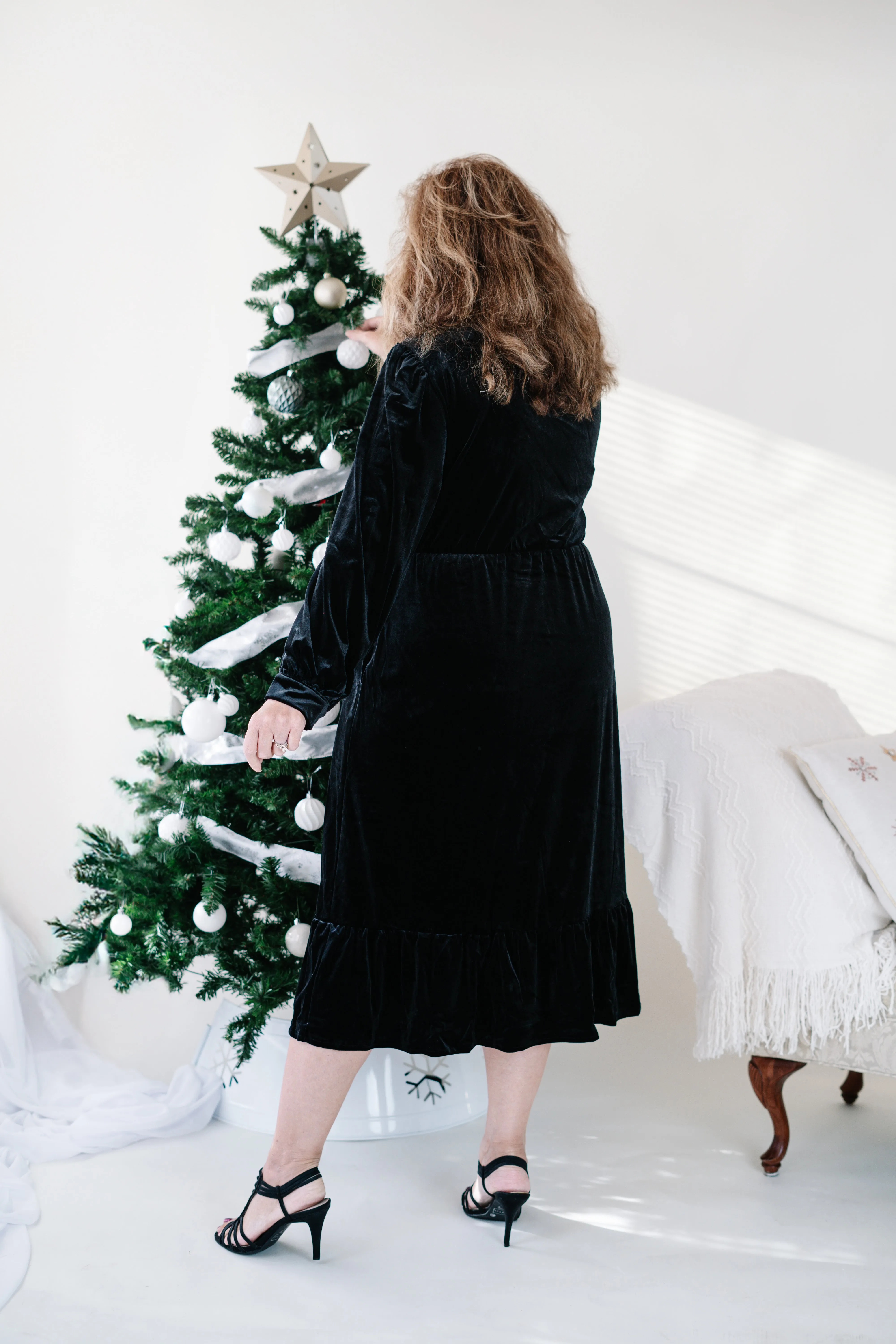 Once Upon a Holiday Velvet Dress - Black