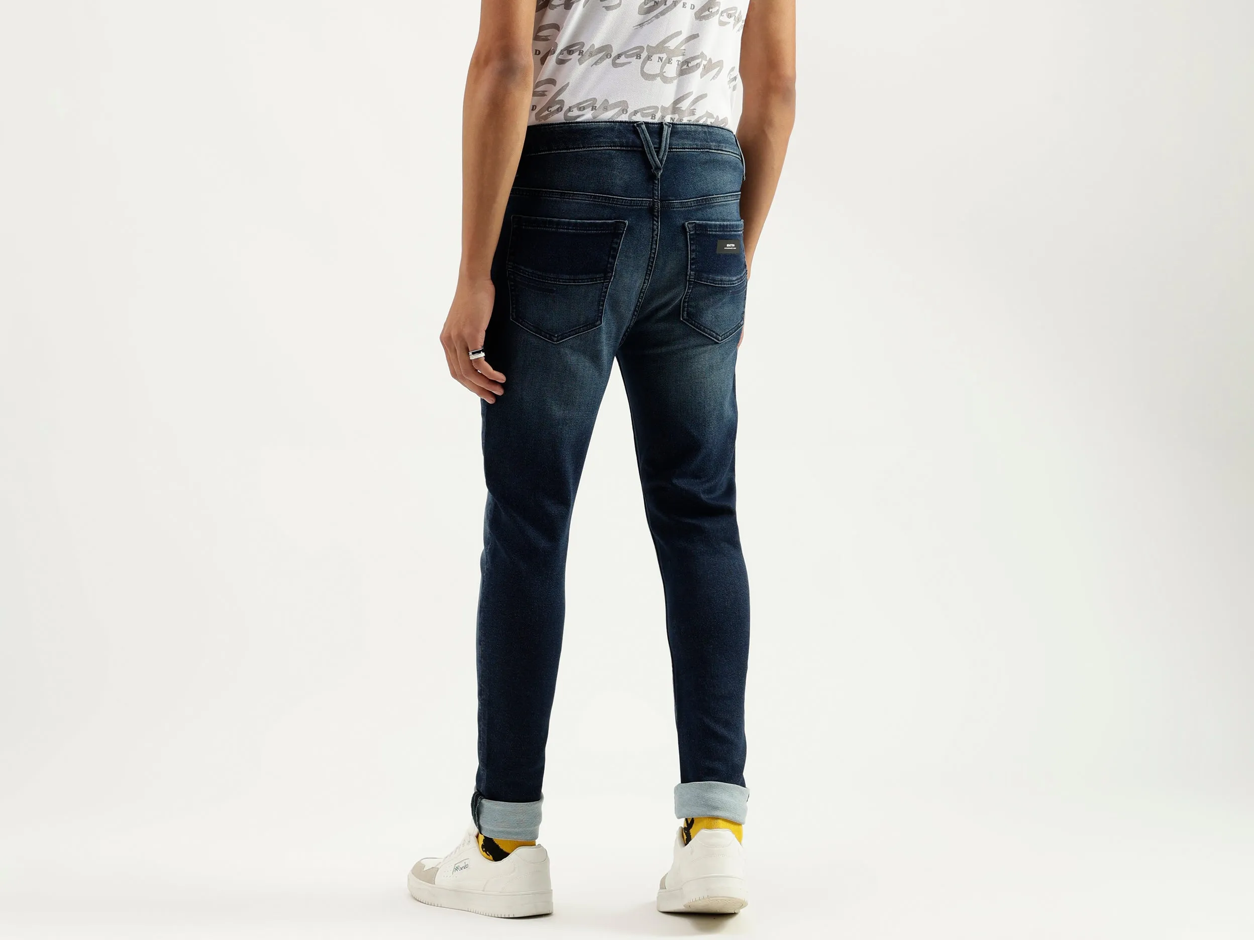 Solid Pattern Carrot Fit Jeans