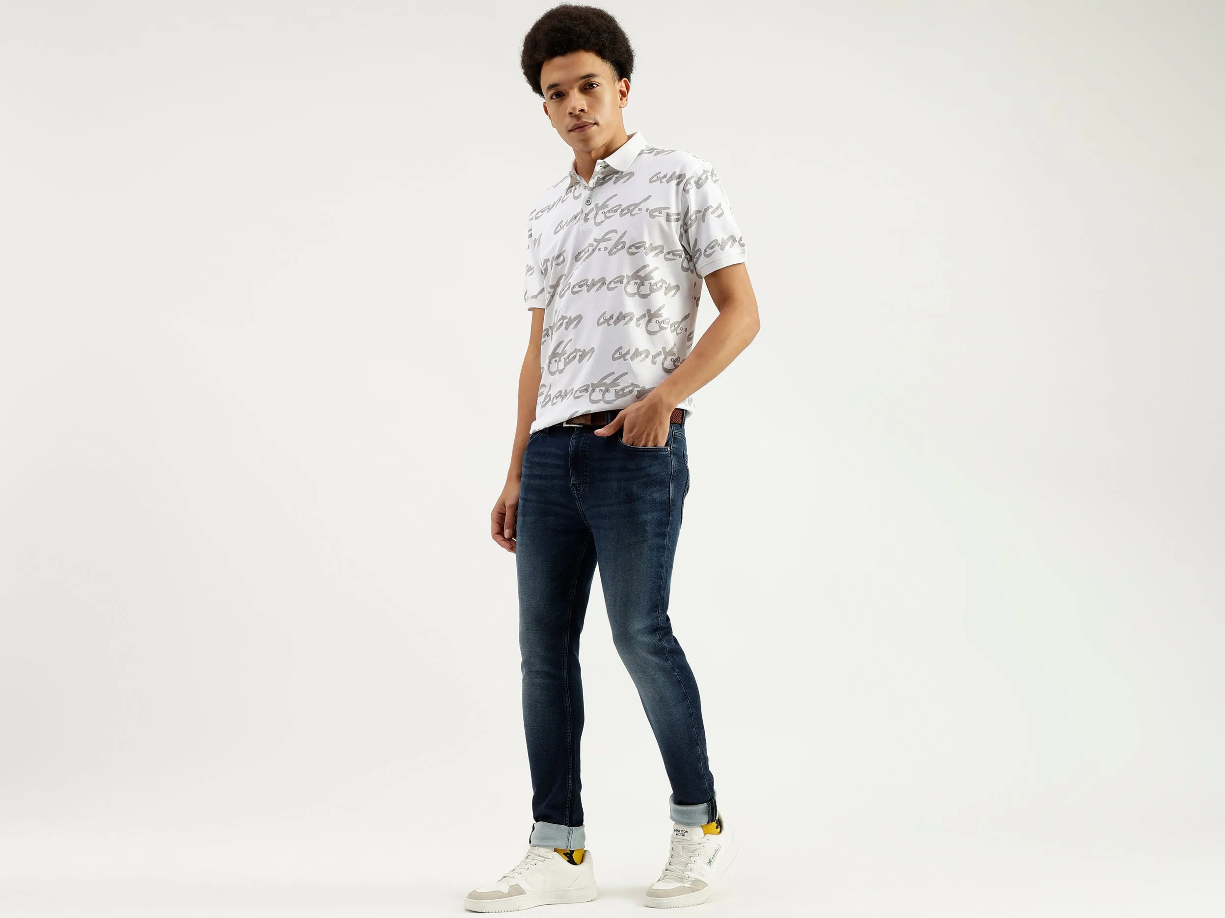 Solid Pattern Carrot Fit Jeans