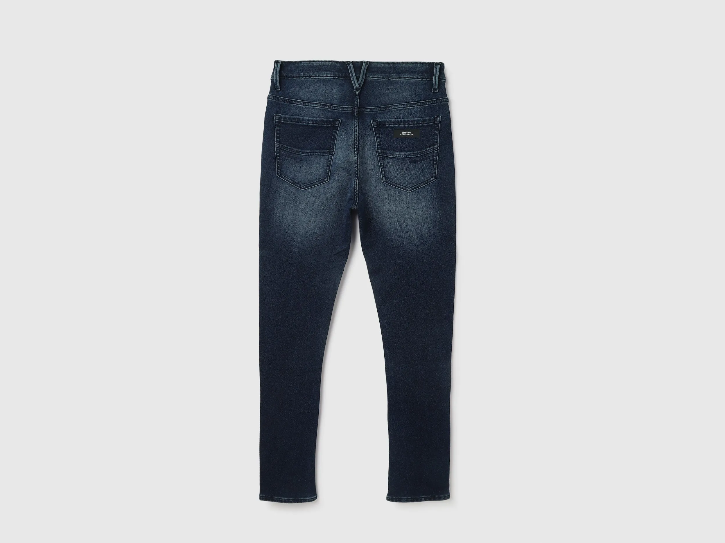 Solid Pattern Carrot Fit Jeans