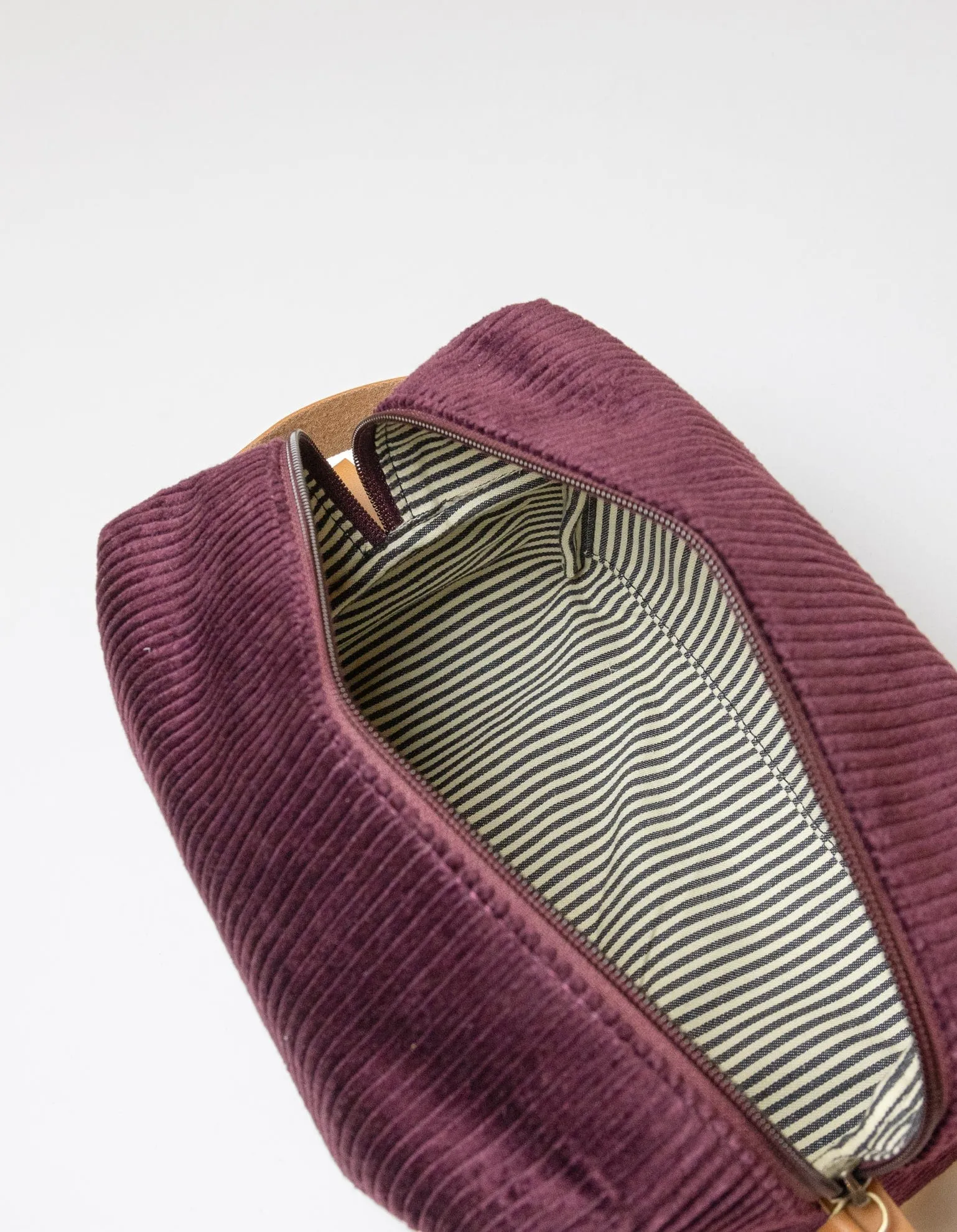 Ted Large Corduroy & Vegan Apple Leather Travel Case | Burgundy