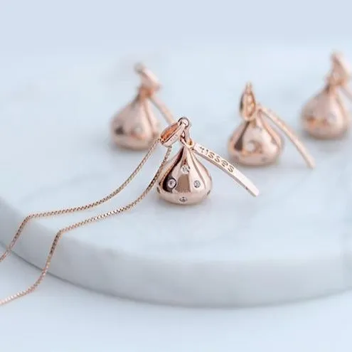 Unique White Sapphire Pendant Necklace Gold Chain Jewelry For Women