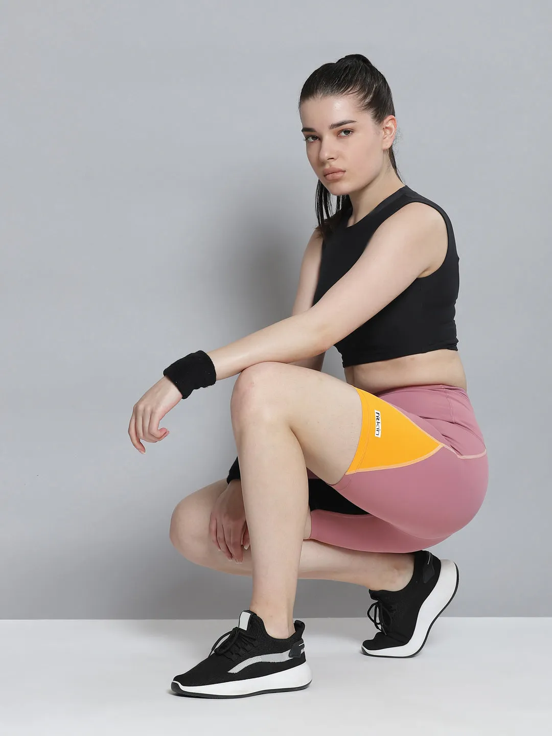 Women's Pink Solid Skinny Fit High-Rise Sports Shorts
